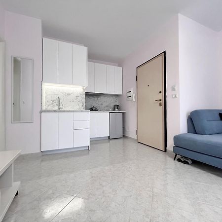 Beachfront With Hotel Facilities Vlore Ngoại thất bức ảnh