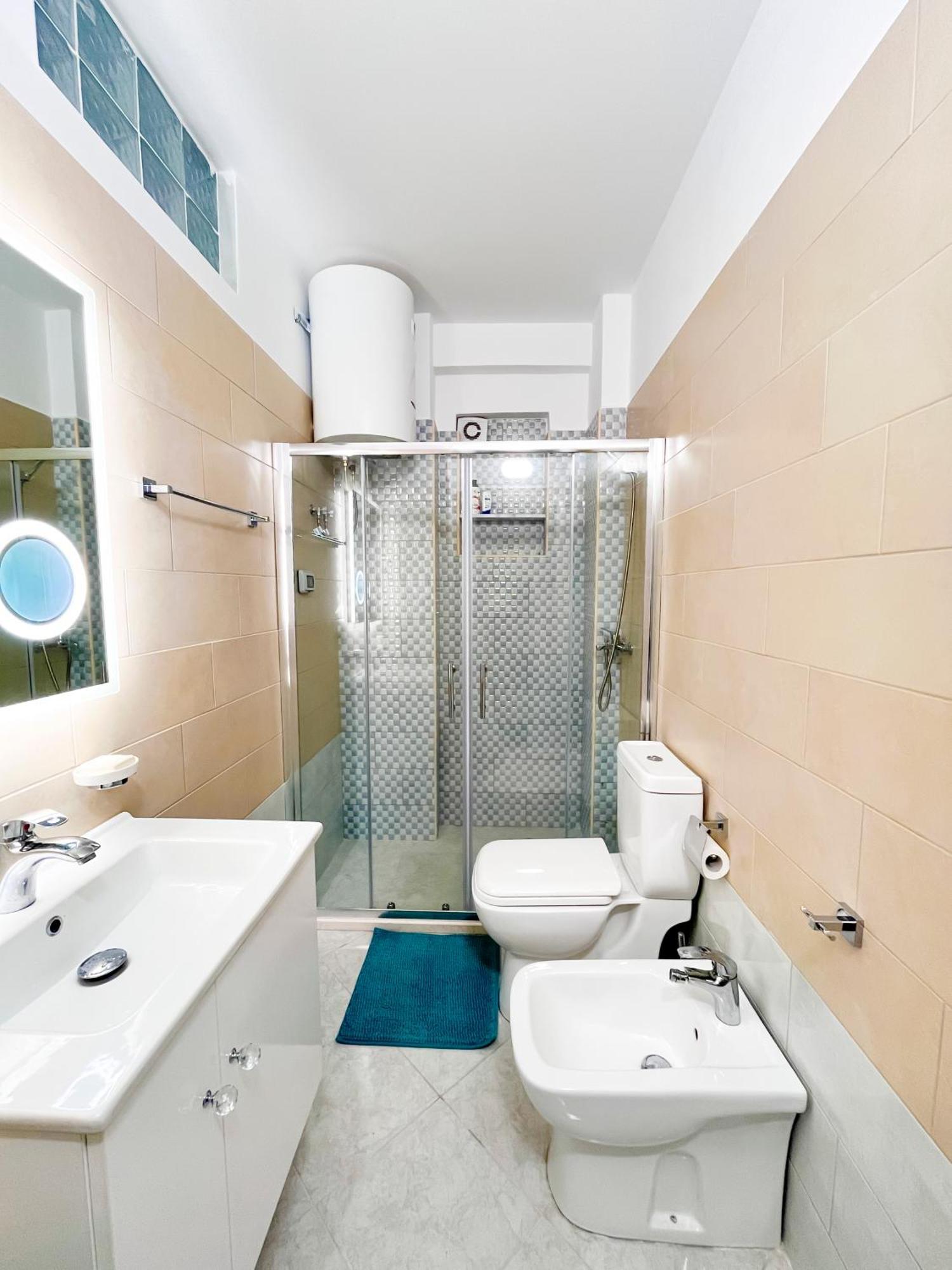 Beachfront With Hotel Facilities Vlore Ngoại thất bức ảnh