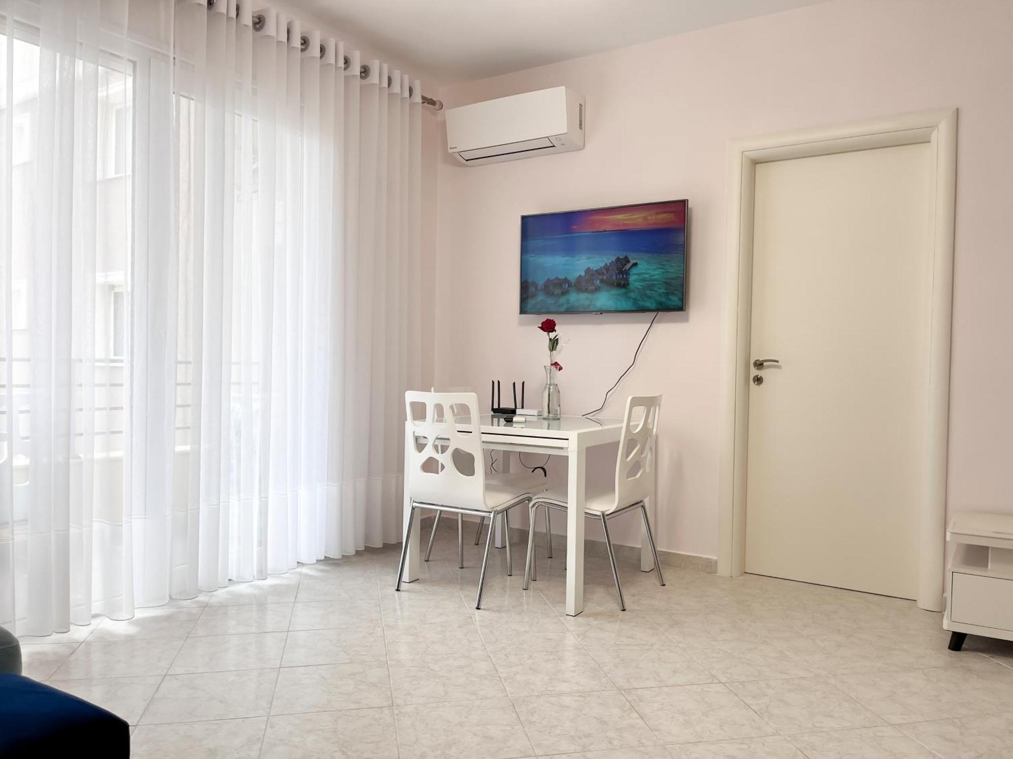 Beachfront With Hotel Facilities Vlore Ngoại thất bức ảnh